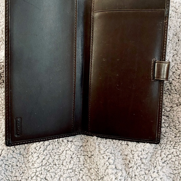 Authentic Coach - Picture 2 of 4